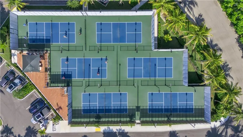 Pickle ball courts at Miromar Lakes