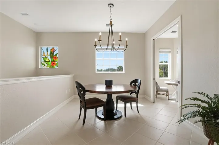 Spacious Dining room