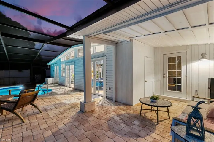 2060  Estey  AVE, Naples, FL 34104