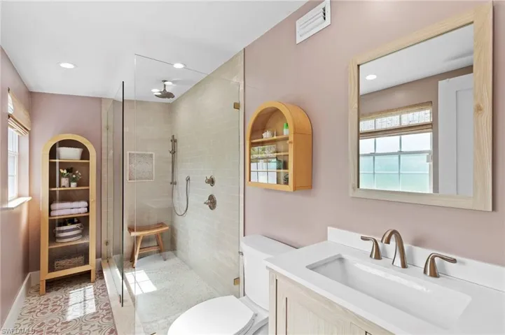 2060  Estey  AVE, Naples, FL 34104