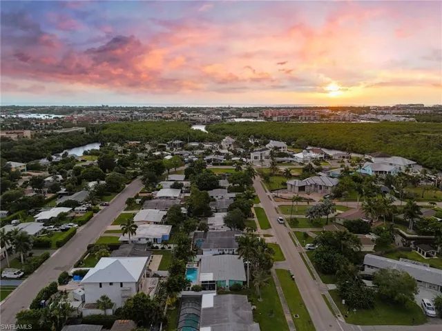 2060  Estey  AVE, Naples, FL 34104