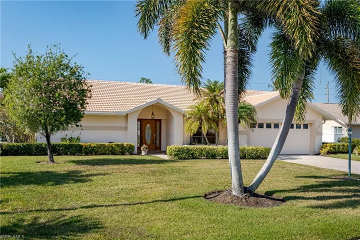 1268  Foxfire  LN, Naples, FL 34104
