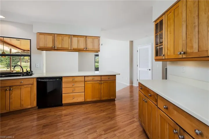 1268  Foxfire  LN, Naples, FL 34104