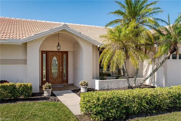 1268  Foxfire  LN, Naples, FL 34104