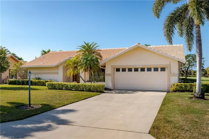 1268  Foxfire  LN, Naples, FL 34104