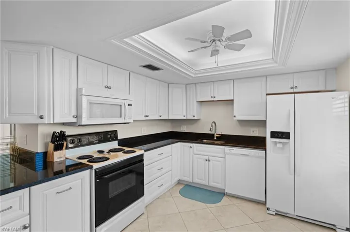 245  Palm  DR, Naples, FL 34112