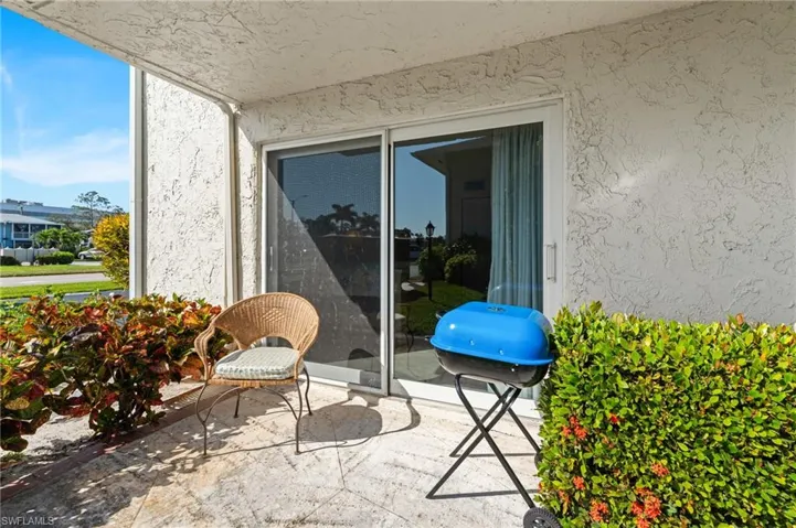 245  Palm  DR, Naples, FL 34112