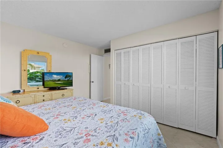 245  Palm  DR, Naples, FL 34112