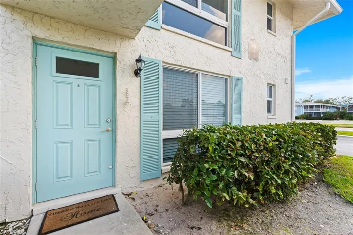 245  Palm  DR, Naples, FL 34112