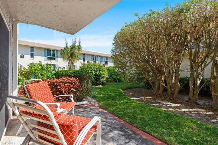 245  Palm  DR, Naples, FL 34112