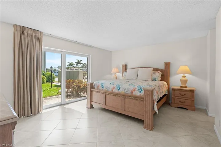 245  Palm  DR, Naples, FL 34112