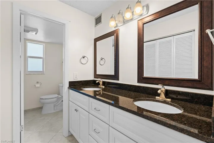 245  Palm  DR, Naples, FL 34112