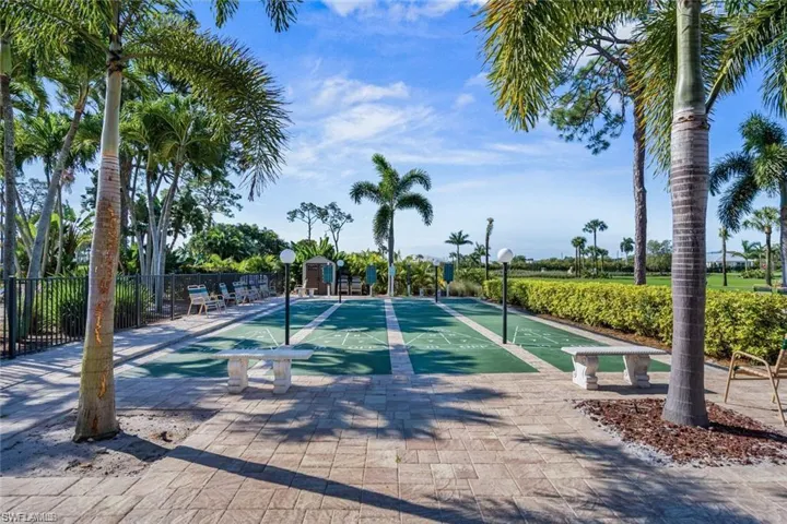 245  Palm  DR, Naples, FL 34112
