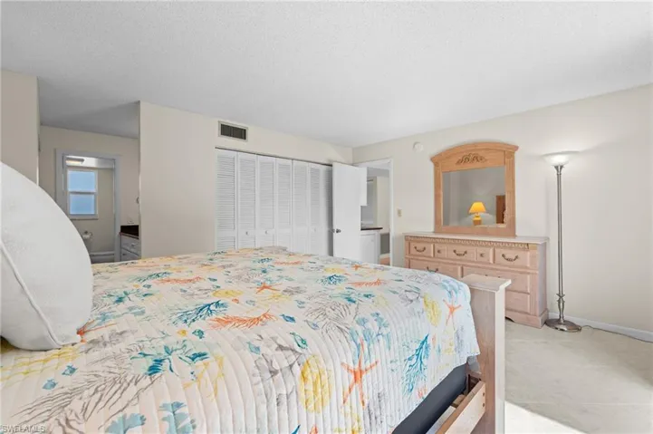 245  Palm  DR, Naples, FL 34112