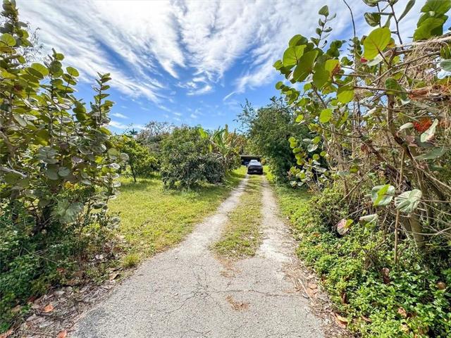 257 & 259  Evergreen  RD, North Fort Myers, FL 33903