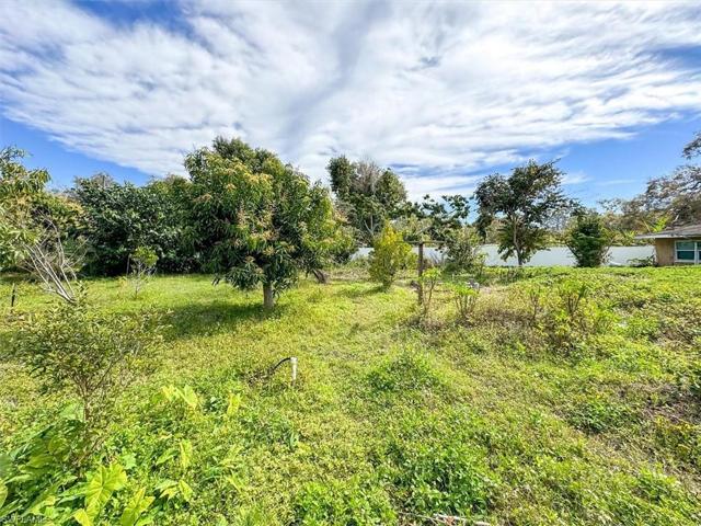 257 & 259  Evergreen  RD, North Fort Myers, FL 33903