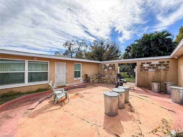 257 & 259  Evergreen  RD, North Fort Myers, FL 33903
