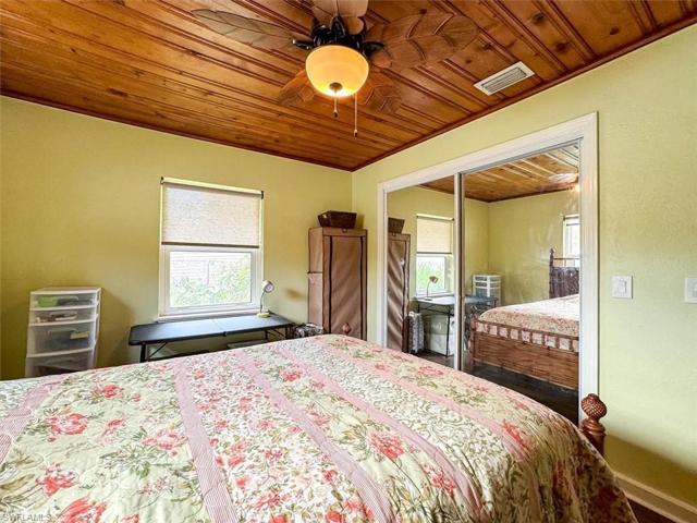 257 & 259  Evergreen  RD, North Fort Myers, FL 33903