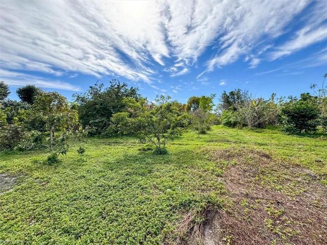 257 & 259  Evergreen  RD, North Fort Myers, FL 33903
