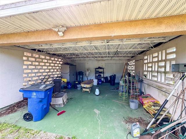 Dettached Carport