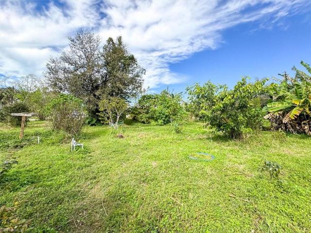 257 & 259  Evergreen  RD, North Fort Myers, FL 33903