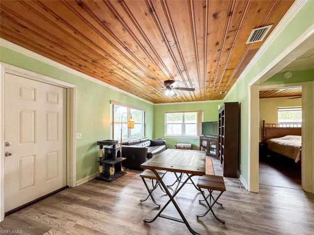 257 & 259  Evergreen  RD, North Fort Myers, FL 33903