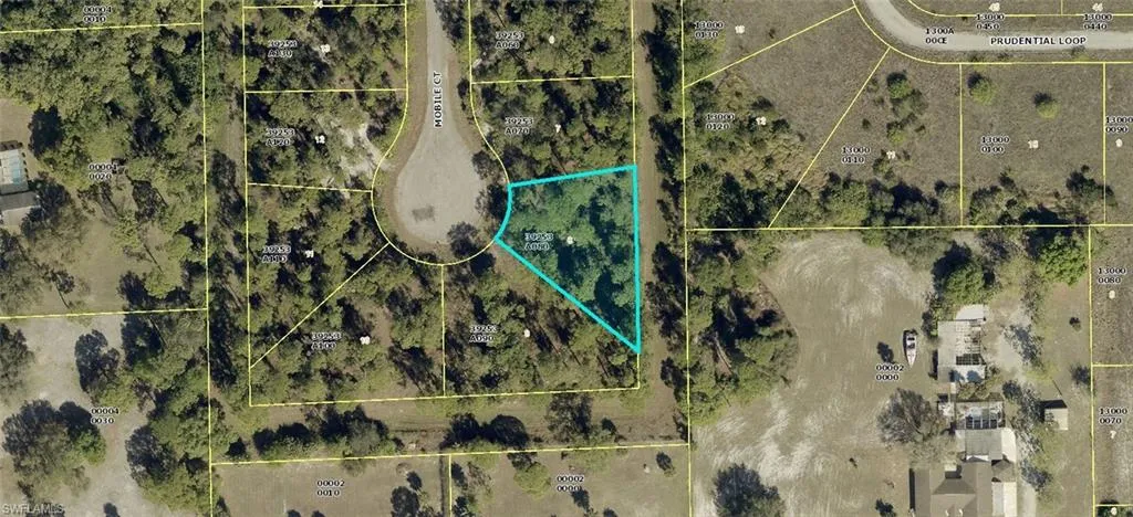 1832 Mobile Ct, Lehigh Acres, Florida 33972