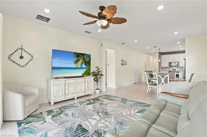 17306 Leaning Oak Trl, North Fort Myers, Florida 33917
