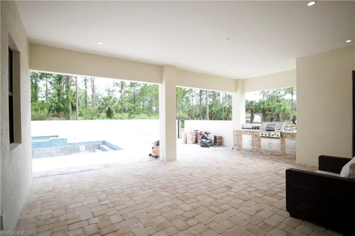 View of patio / terrace with area for grilling and grilling area