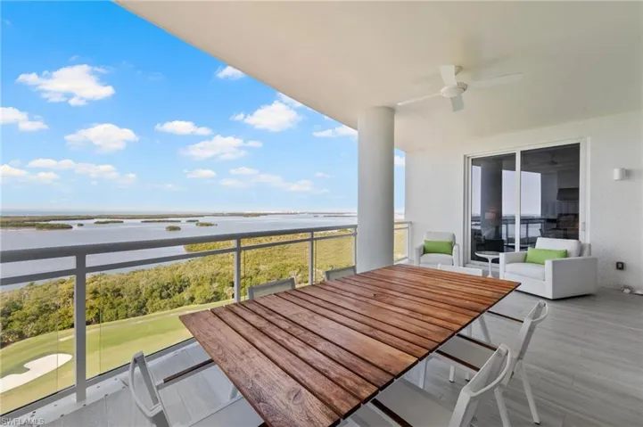 Open Terrace Dining