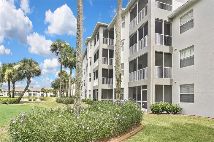 View of apartment building / complex