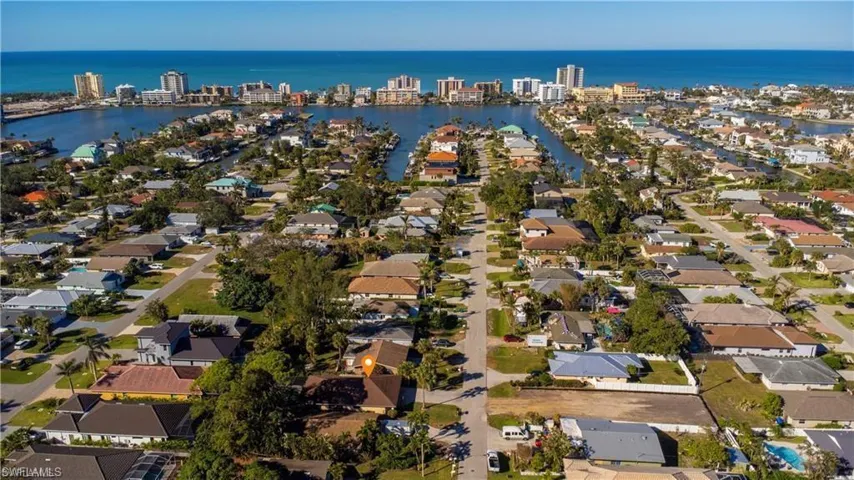 552  97th N AVE, Naples, FL 34108