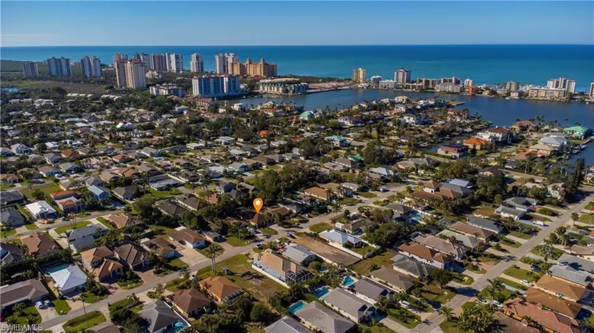 552  97th N AVE, Naples, FL 34108