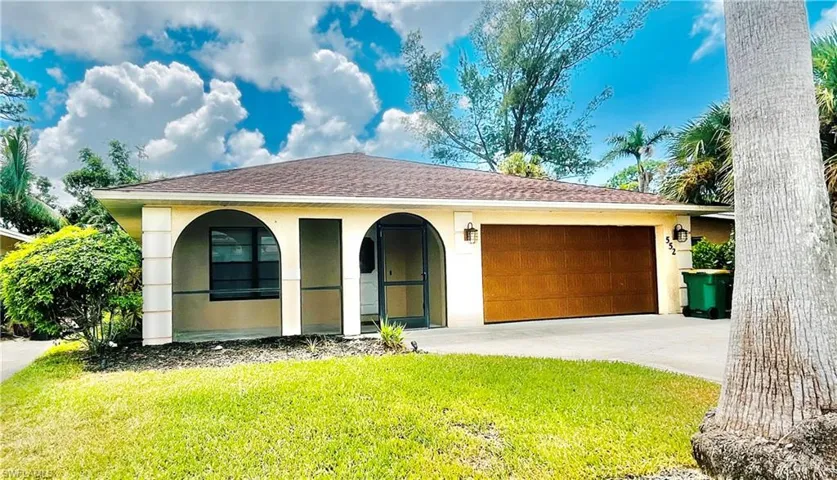 552  97th N AVE, Naples, FL 34108