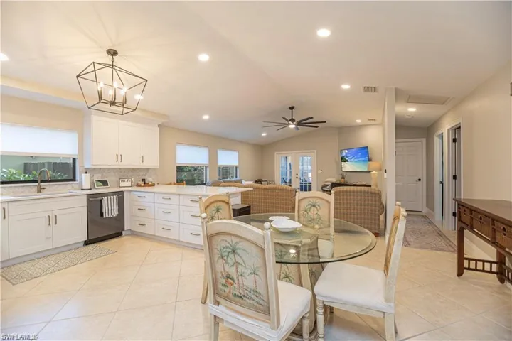 552  97th N AVE, Naples, FL 34108