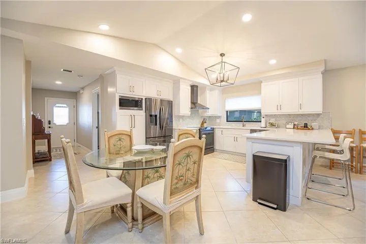 552  97th N AVE, Naples, FL 34108