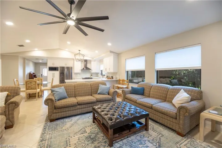 552  97th N AVE, Naples, FL 34108
