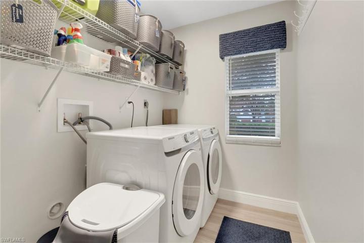 725 Landover CT # 201, NAPLES FL 34104