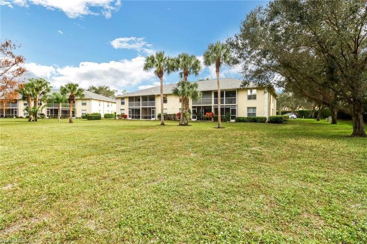 725 Landover CT # 201, NAPLES FL 34104