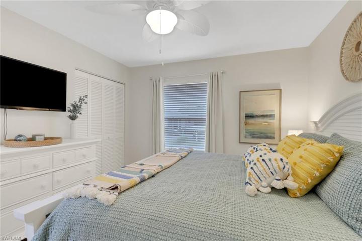 725 Landover CT # 201, NAPLES FL 34104