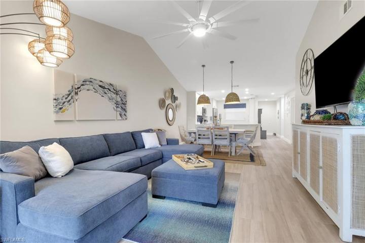 725 Landover CT # 201, NAPLES FL 34104
