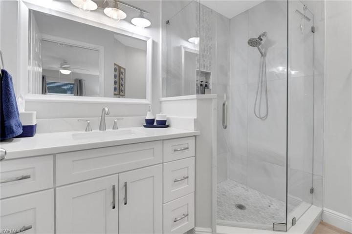 725 Landover CT # 201, NAPLES FL 34104