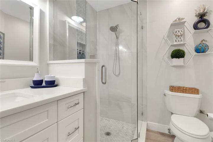 725 Landover CT # 201, NAPLES FL 34104
