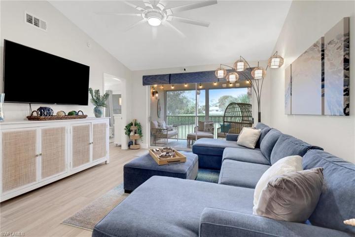 725 Landover CT # 201, NAPLES FL 34104