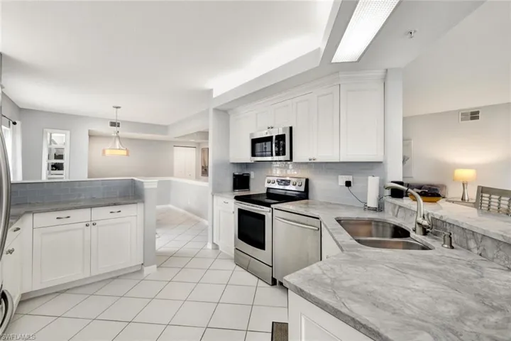6895  Rain Lily  RD, Naples, FL 34109