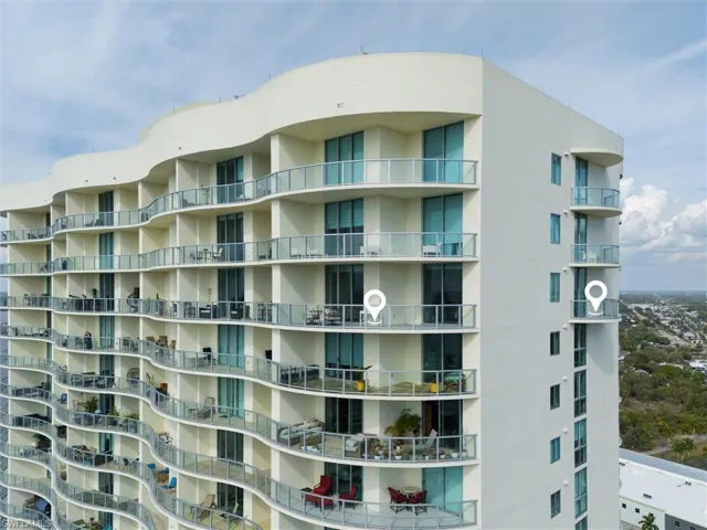 View of apartment building / complex