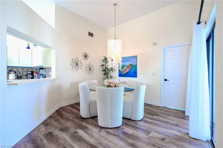 586 Beachwalk Cir O-305, Naples, Florida 34108