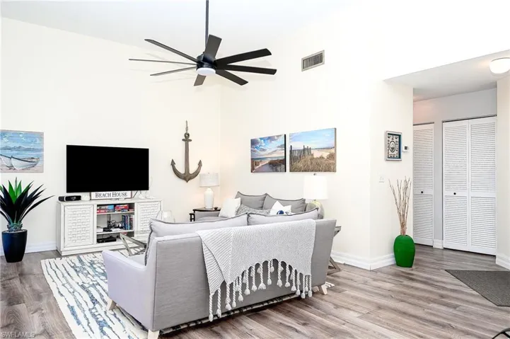 586 Beachwalk Cir O-305, Naples, Florida 34108