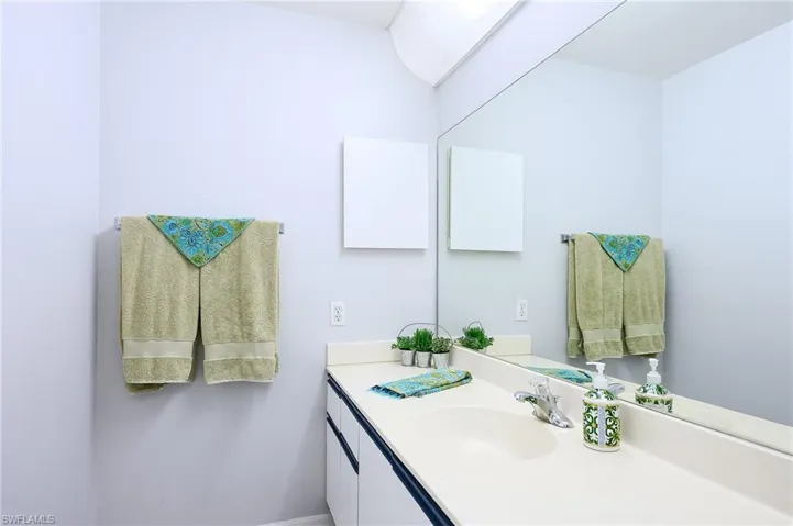 586 Beachwalk Cir O-305, Naples, Florida 34108