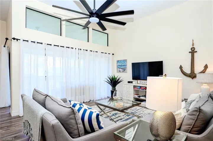 586 Beachwalk Cir O-305, Naples, Florida 34108